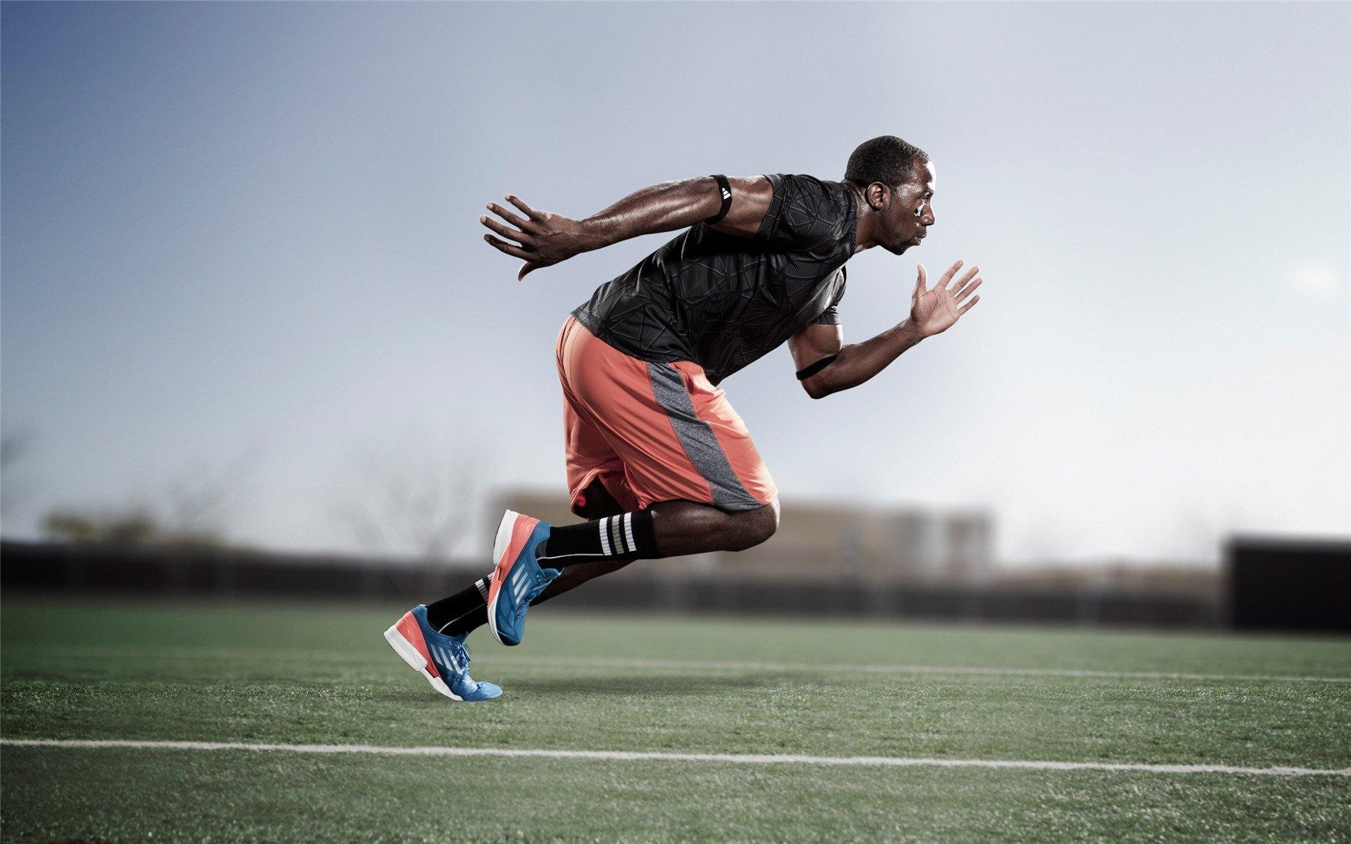 百米飞人巅峰对决，新星崛起还是传奇卫冕？