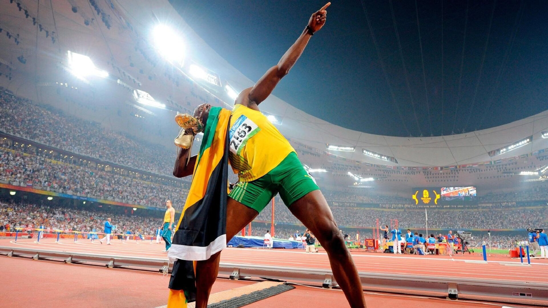 法国队强势晋级世界杯四强 姆巴佩梅开二度锁定胜局