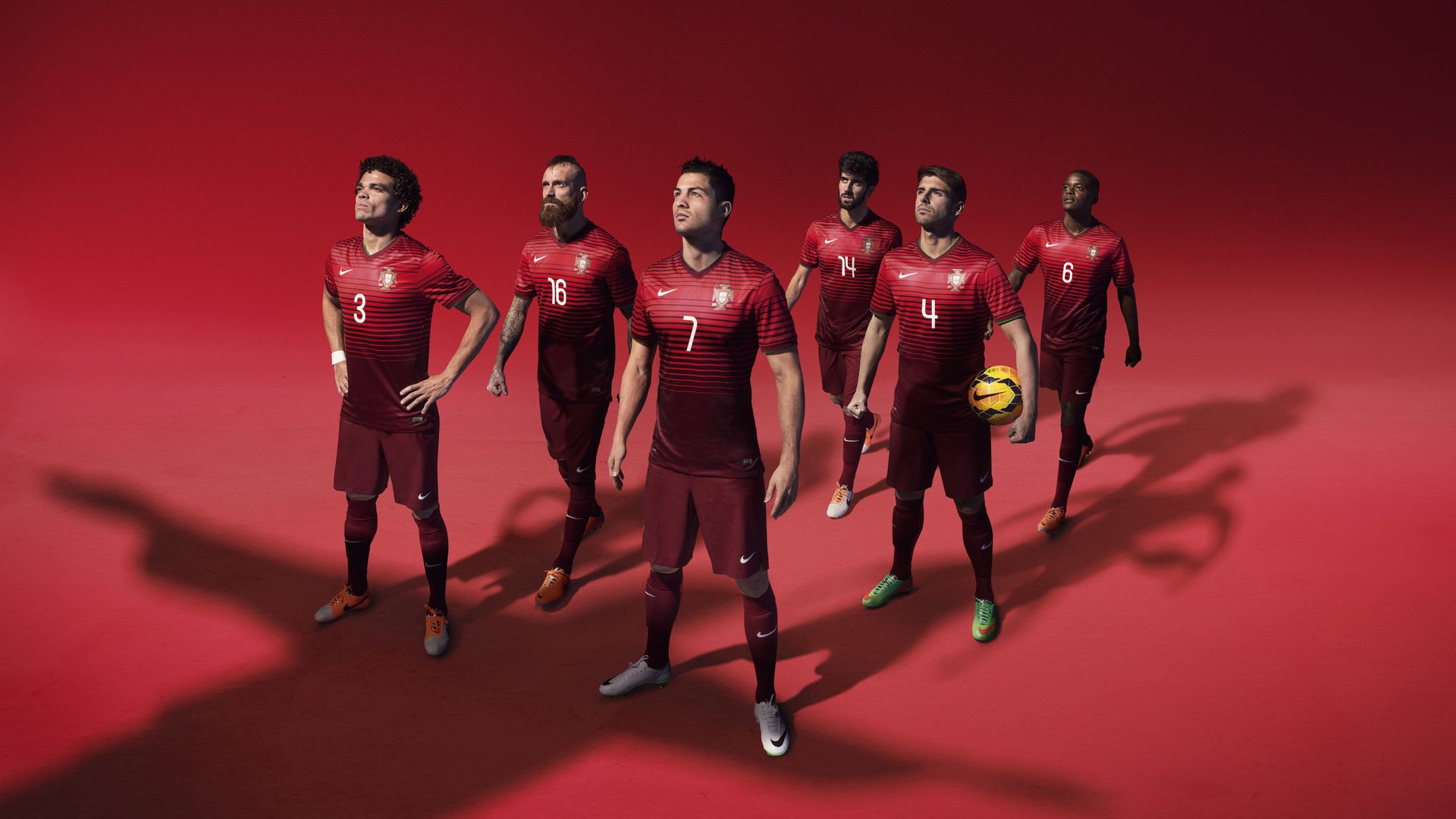 法国队强势晋级世界杯四强 姆巴佩梅开二度锁定胜局