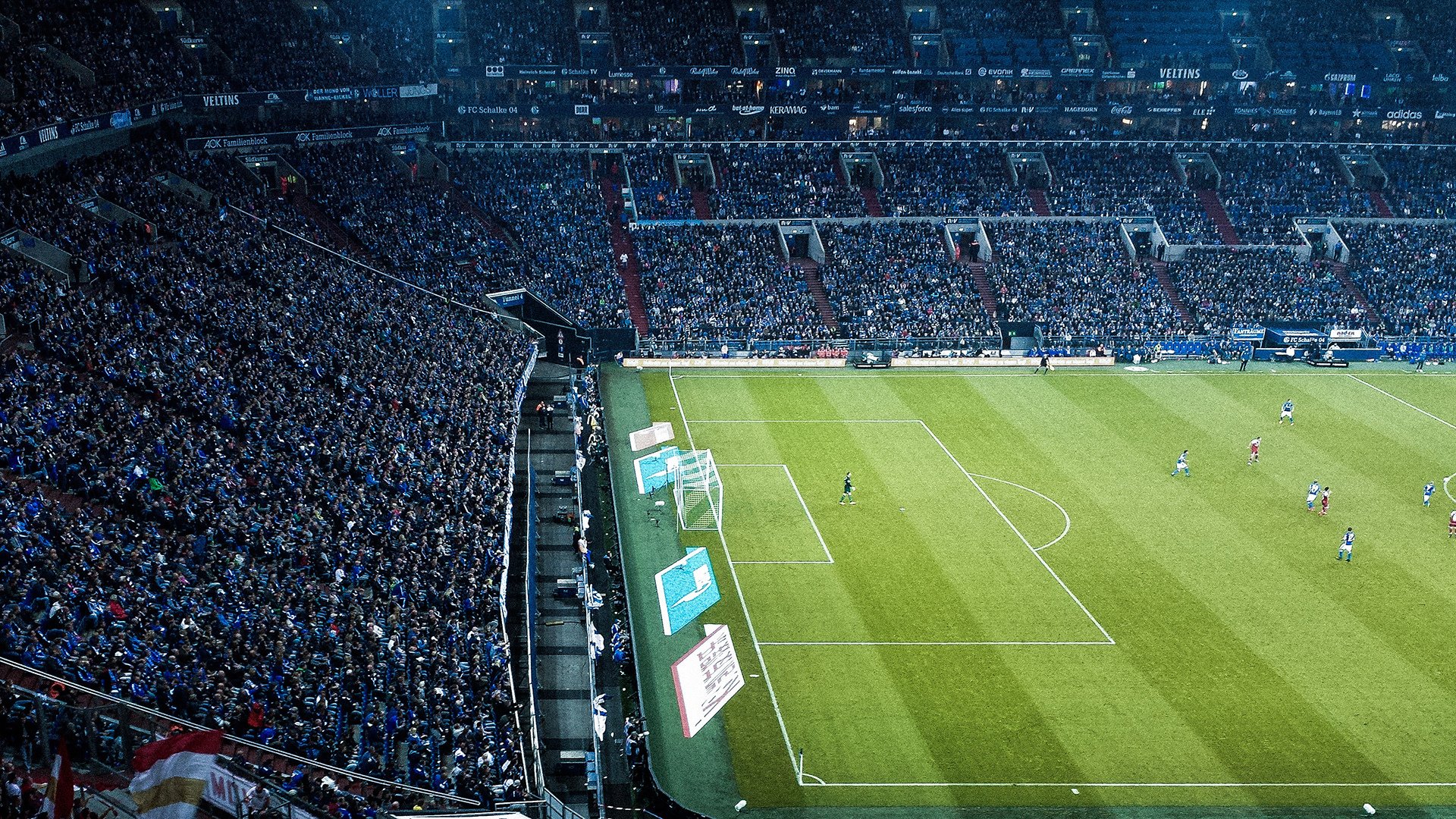 北境冰球联赛激战正酣 豪门对决引爆球迷热情